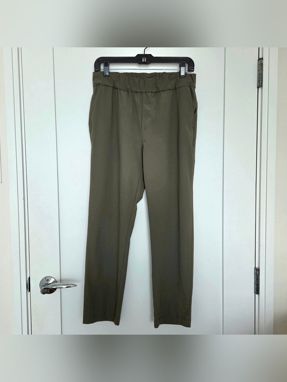 Vuori Women's Miles Ankle Pant - Oregano - Size Medium - VW404